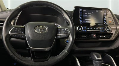 2020 Toyota Highlander LE