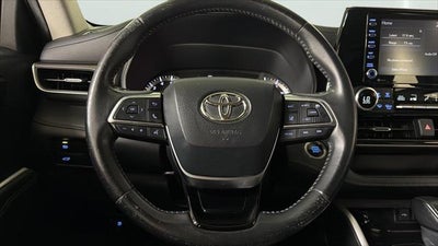 2020 Toyota Highlander LE