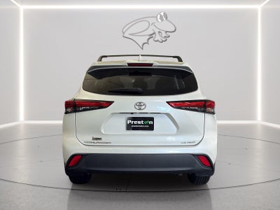2020 Toyota Highlander LE