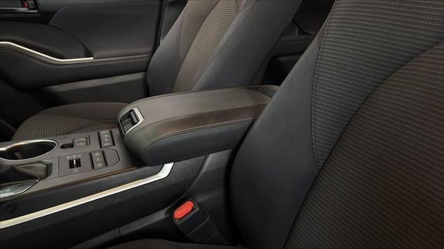 2020 Toyota Highlander LE
