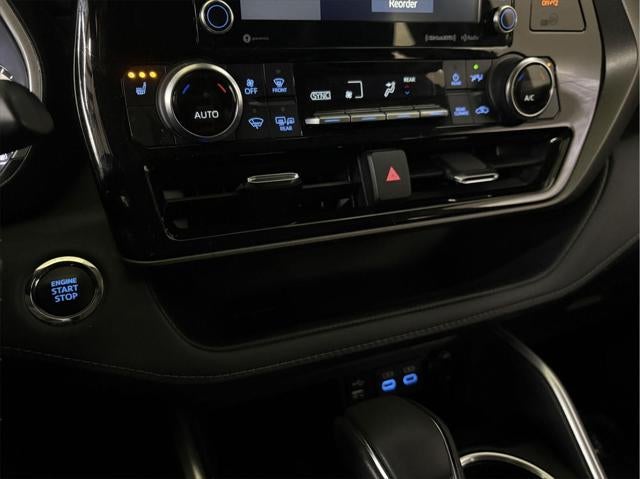 2022 Toyota HIGHLANDER XLE