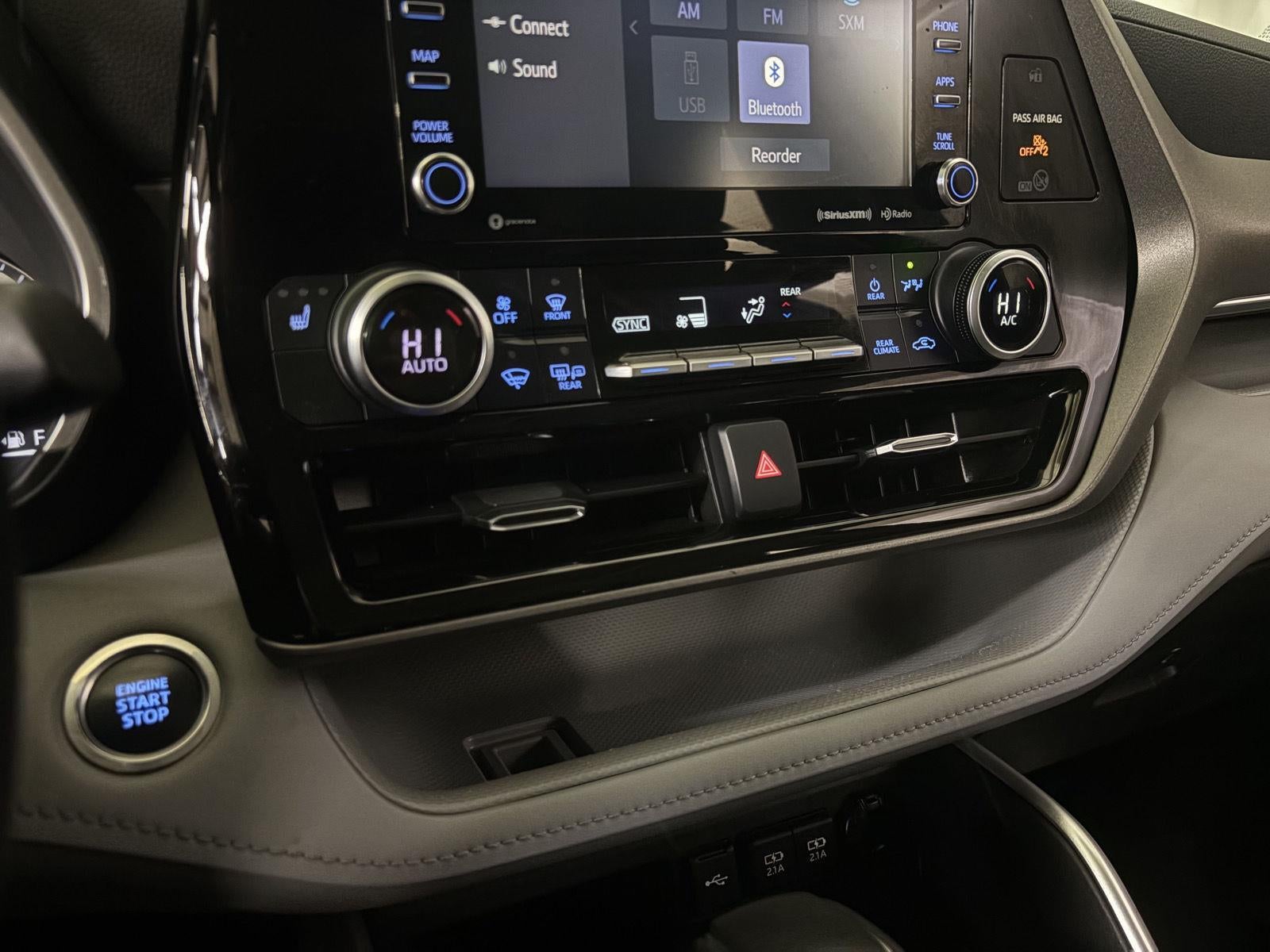 2020 Toyota HIGHLANDER XLE