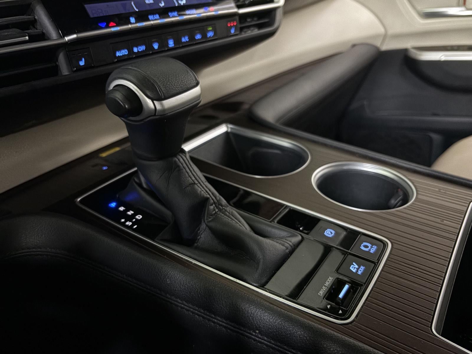 2021 Toyota SIENNA XLE XLE