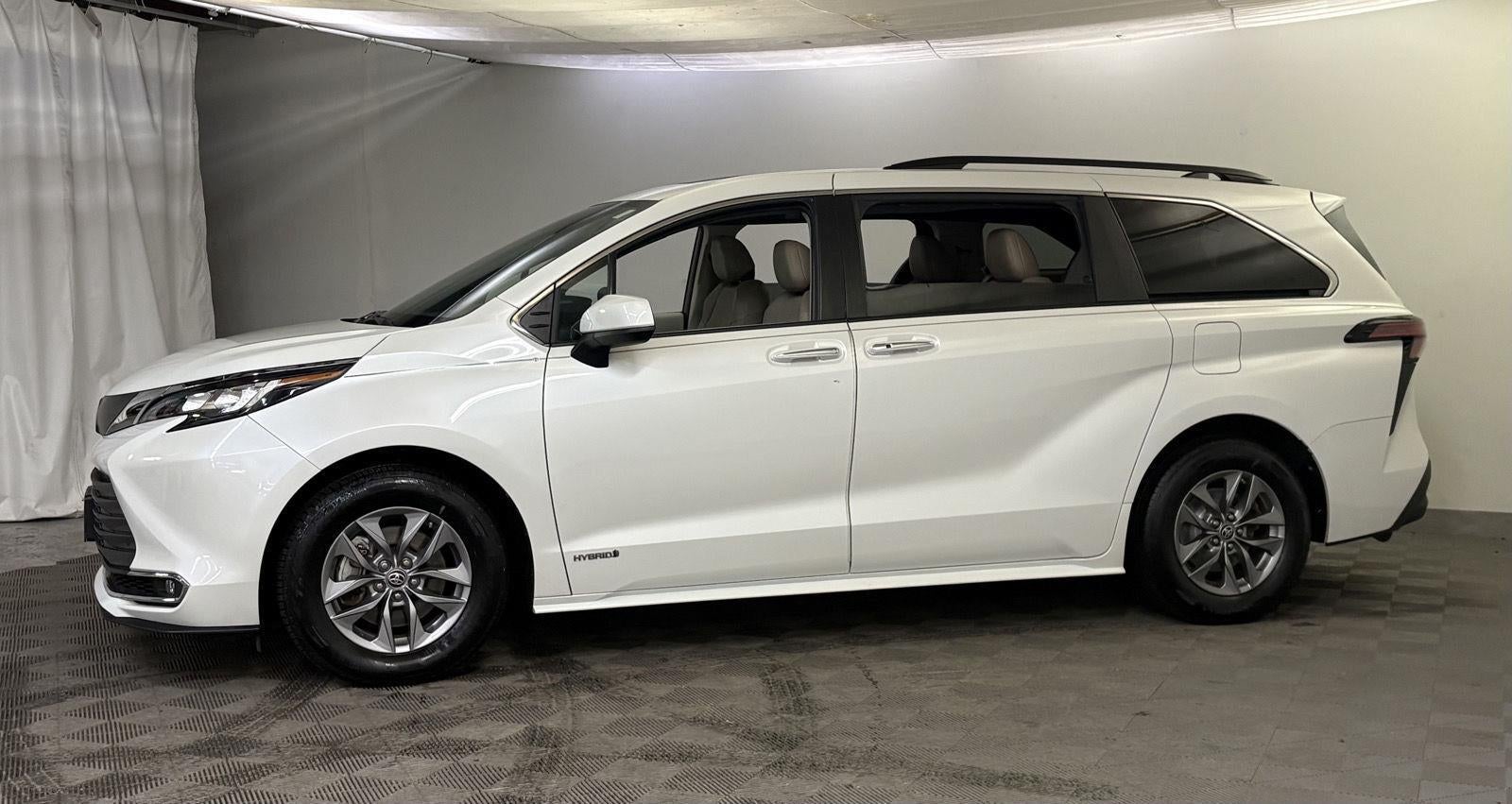 2021 Toyota SIENNA XLE XLE