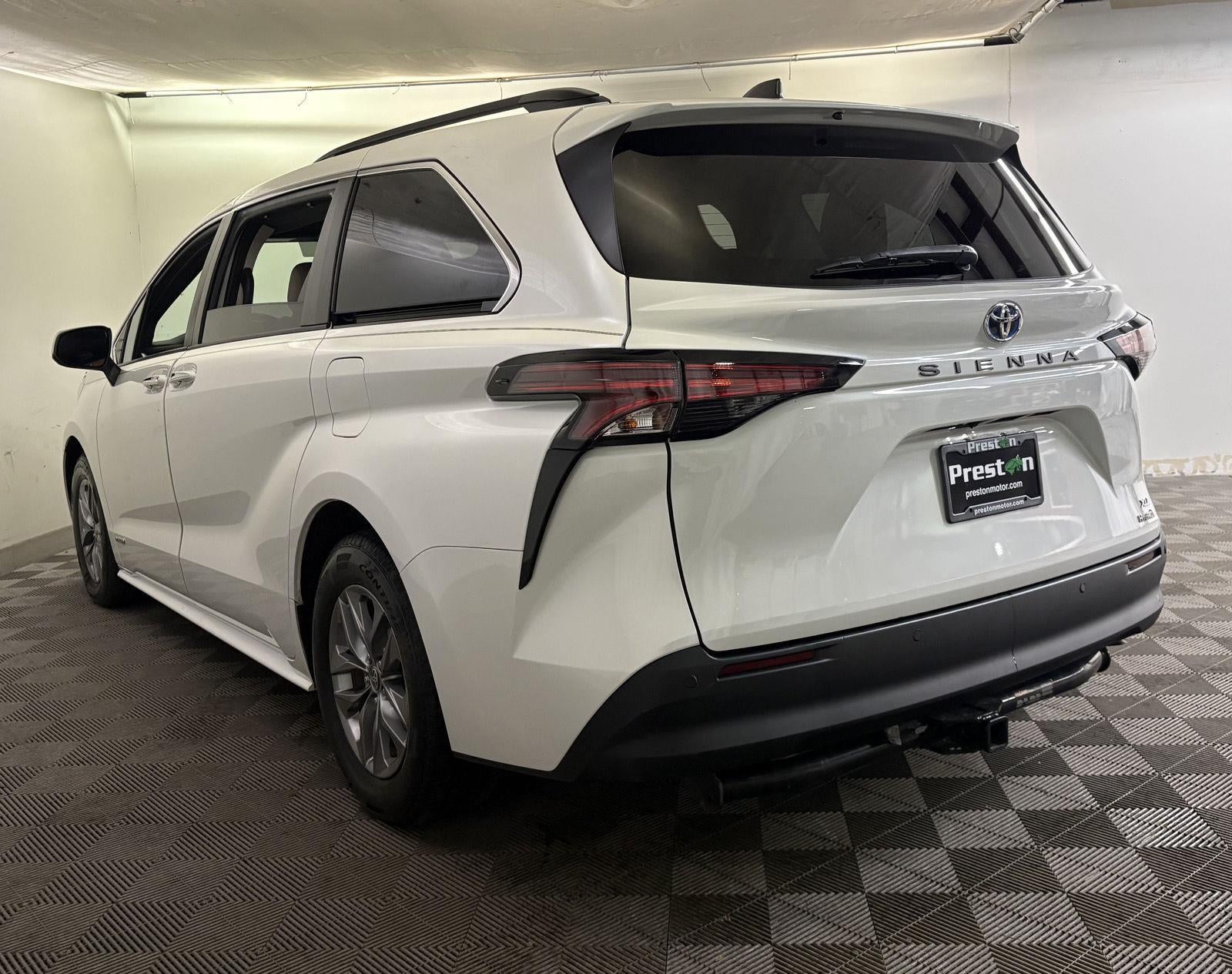 2021 Toyota SIENNA XLE XLE