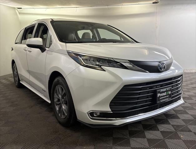 2021 Toyota SIENNA XLE XLE