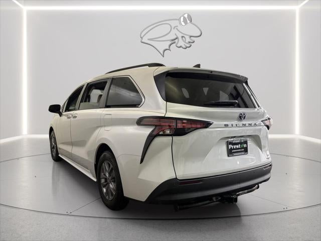 2021 Toyota SIENNA XLE XLE
