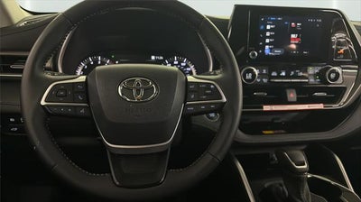2025 Toyota Highlander XLE