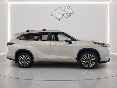 2026 Toyota Highlander Platinum