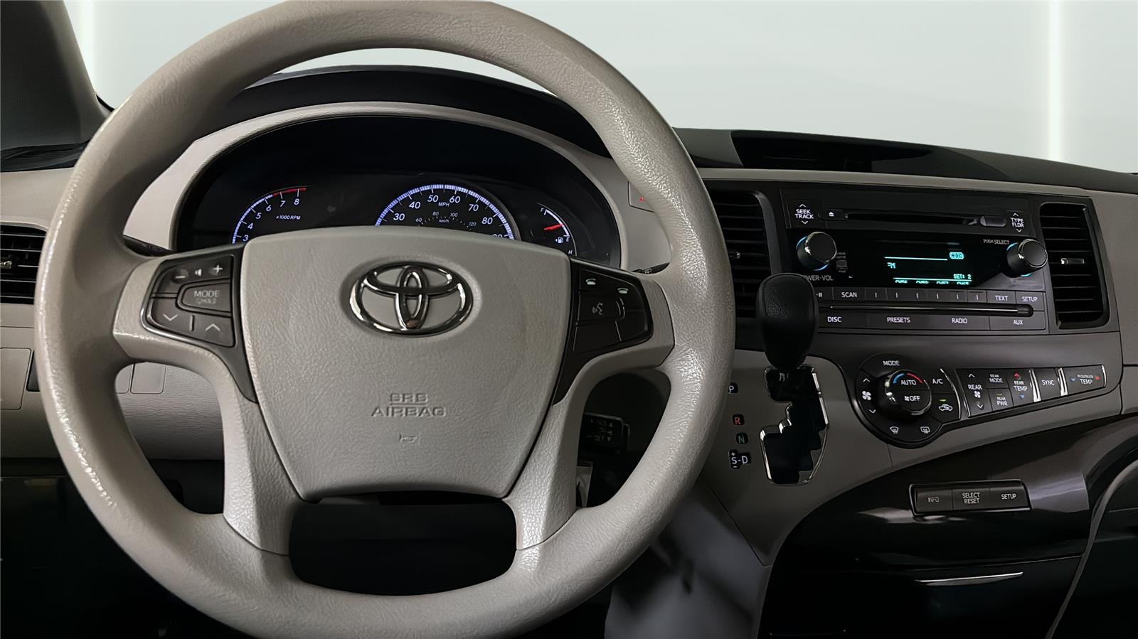 2014 Toyota SIENNA LE 3.5L LE AAS