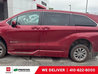 2023 Toyota Sienna LE 8-Passenger