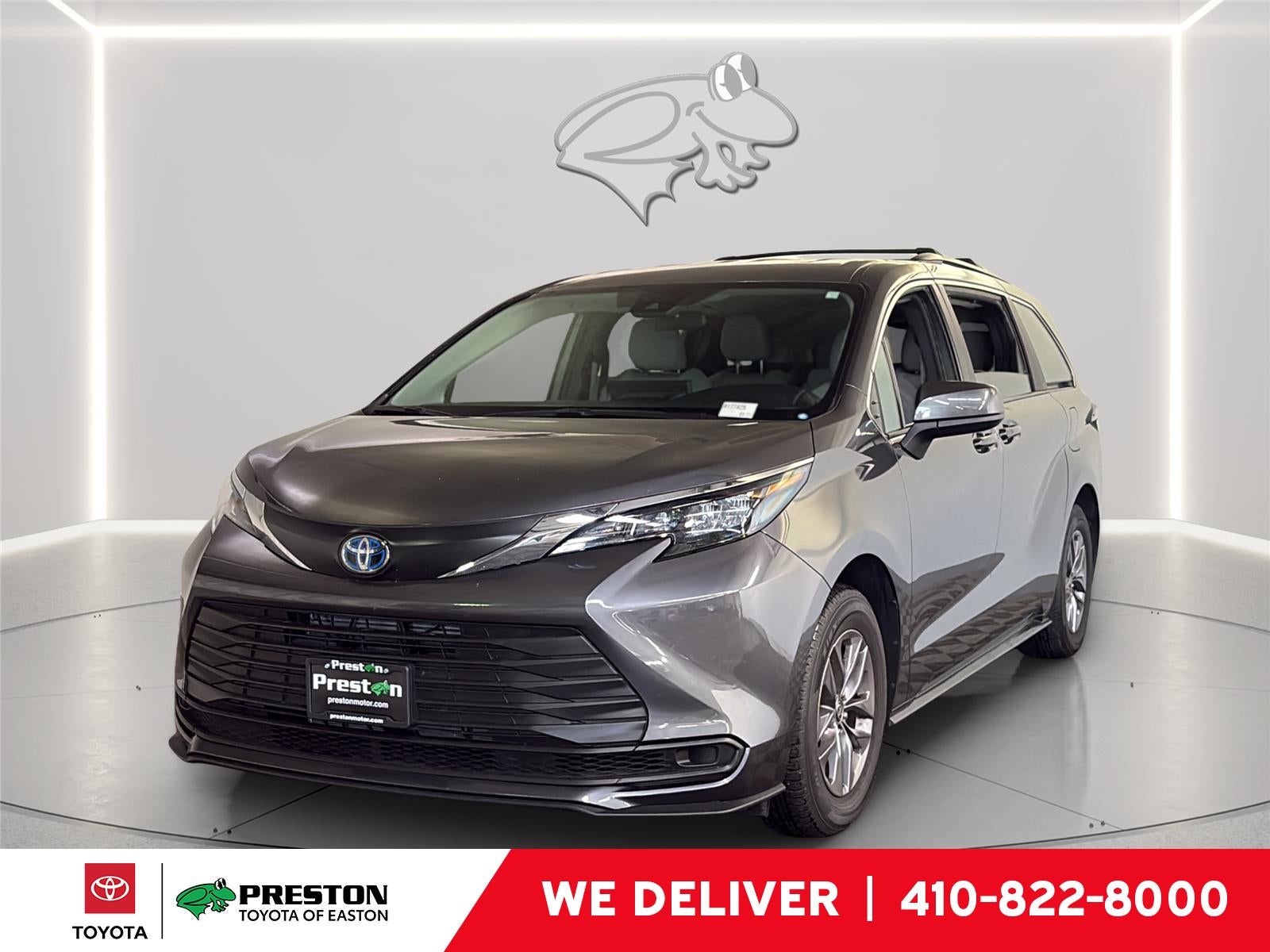 2025 Toyota Sienna LE 8-Passenger