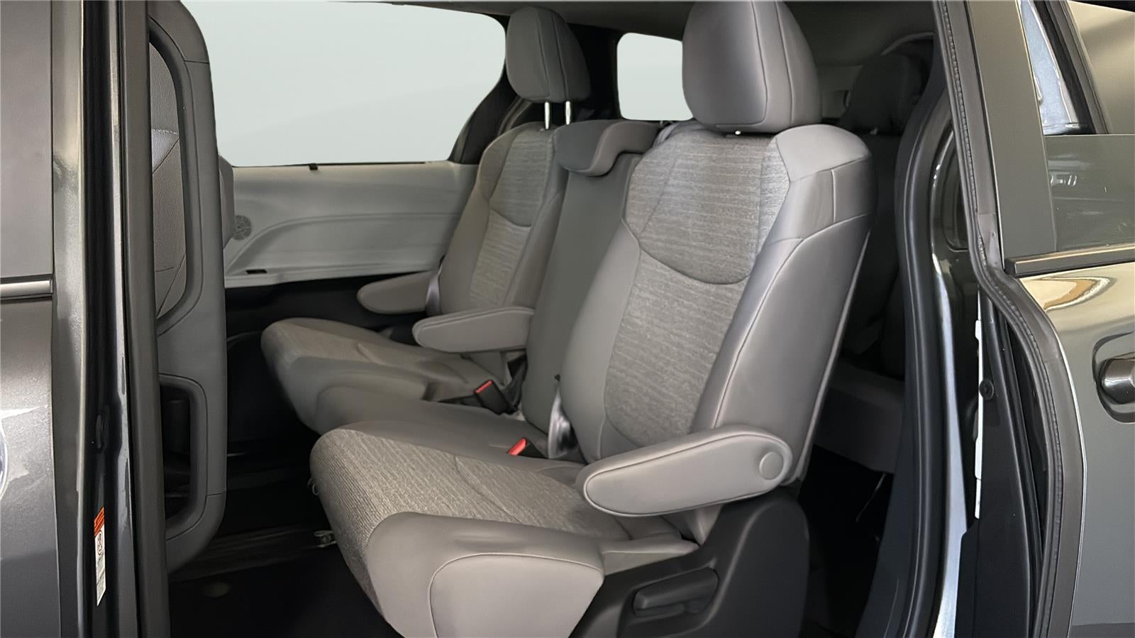 2025 Toyota Sienna LE 8-Passenger