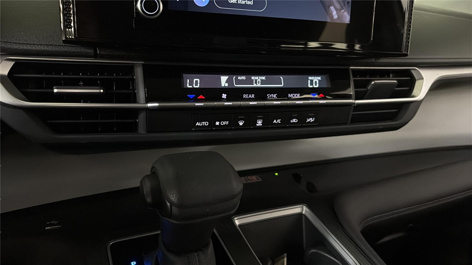 2025 Toyota Sienna LE 8-Passenger