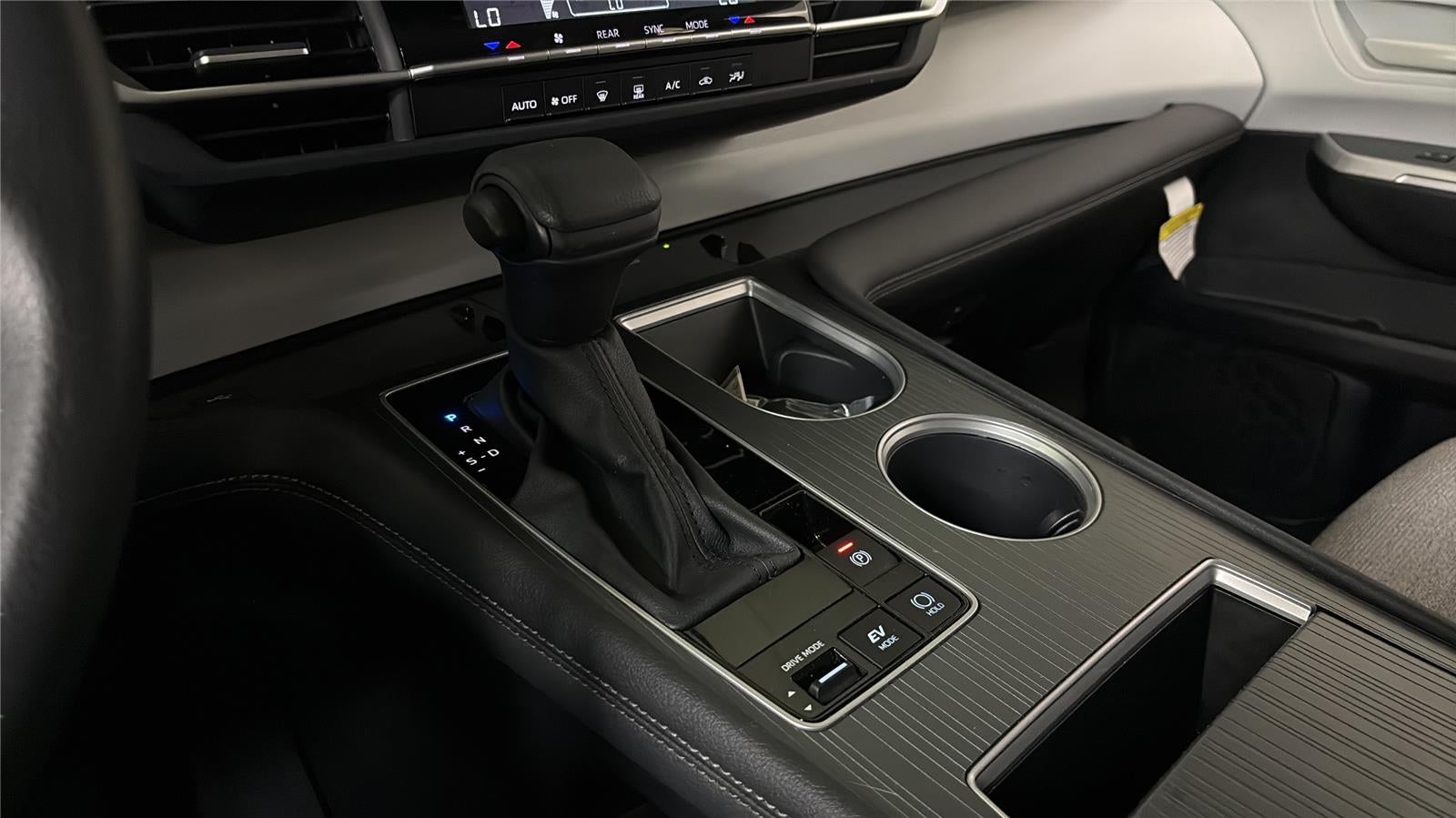 2025 Toyota Sienna LE 8-Passenger