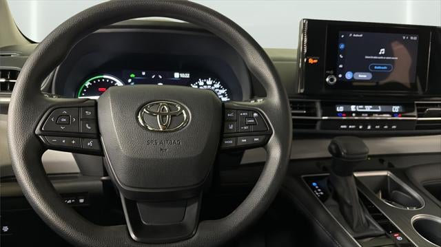 2025 Toyota Sienna LE 8-Passenger