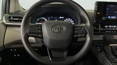 2025 Toyota Sienna LE 8-Passenger