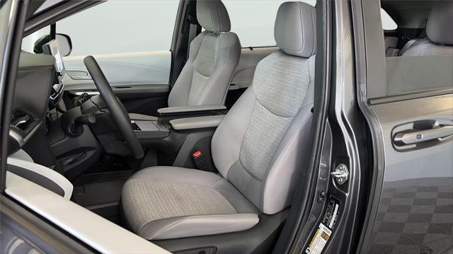 2025 Toyota Sienna LE 8-Passenger