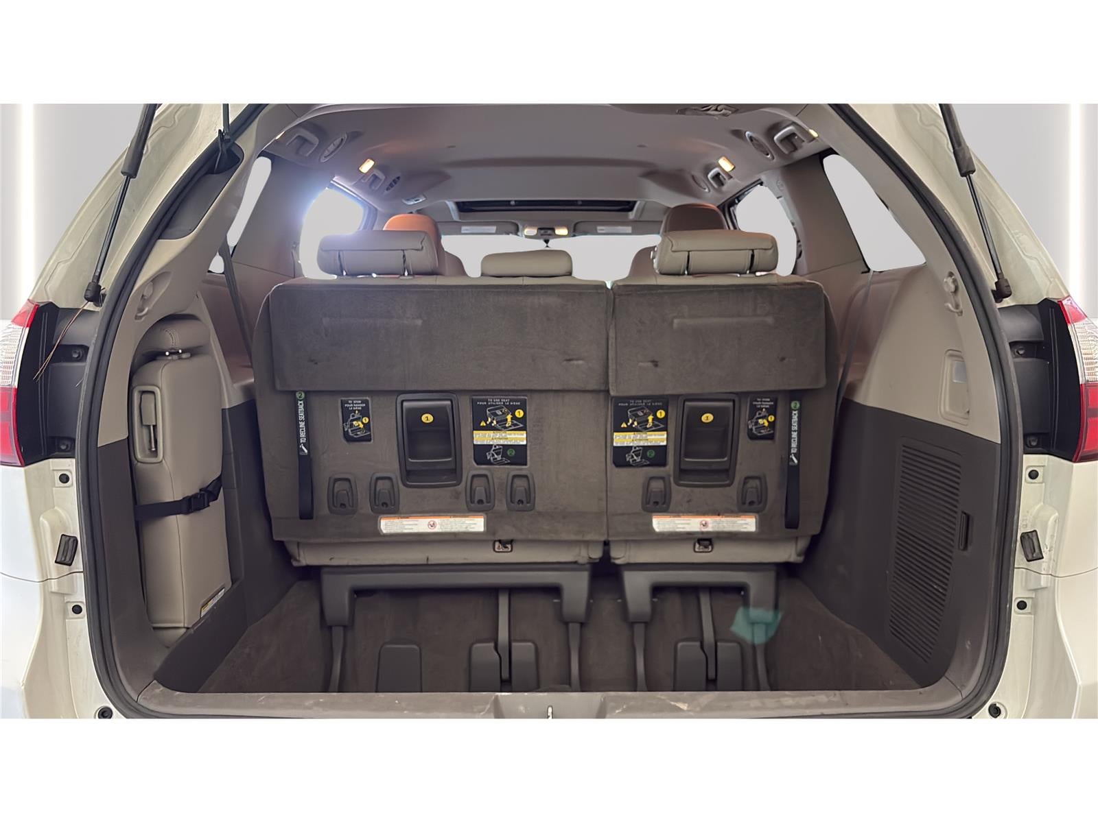 2016 Toyota Sienna XLE 8-Passenger