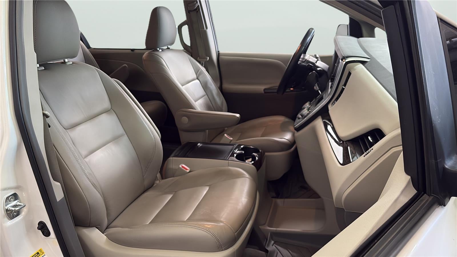 2016 Toyota Sienna XLE 8-Passenger