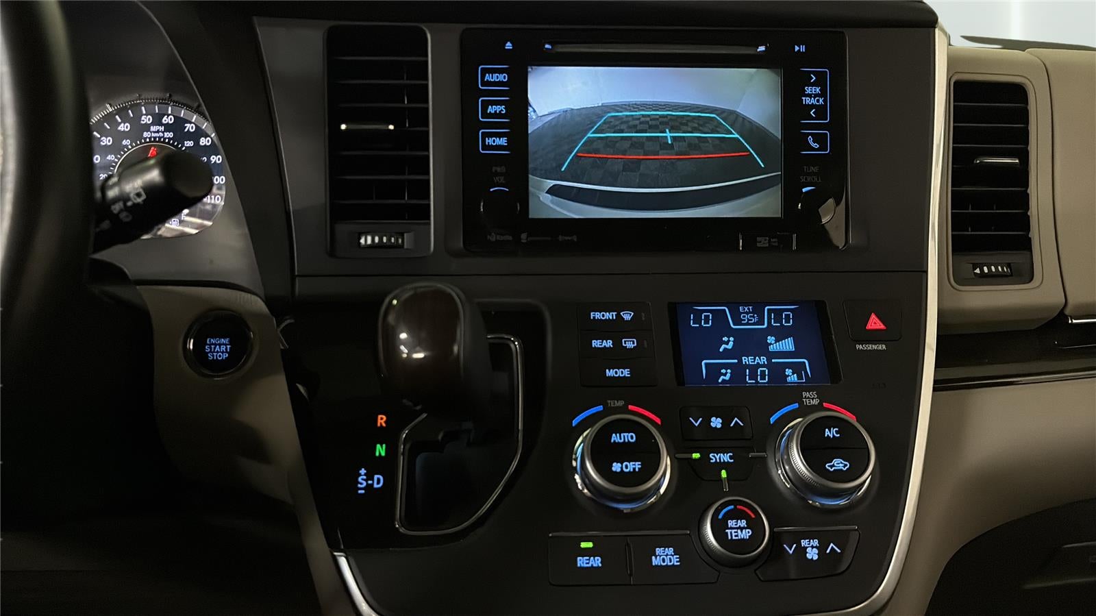2016 Toyota Sienna XLE 8-Passenger