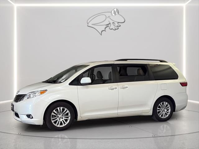 2016 Toyota Sienna XLE 8-Passenger