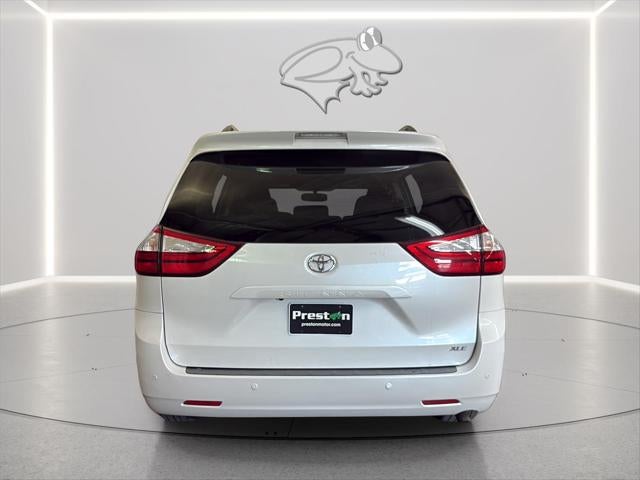 2016 Toyota Sienna XLE 8-Passenger