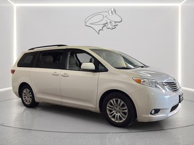 2016 Toyota Sienna XLE 8-Passenger
