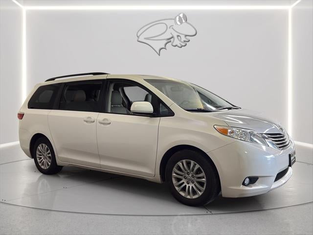 2016 Toyota Sienna XLE 8-Passenger