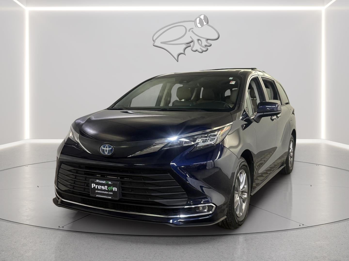 2022 Toyota SIENNA XLE XLE 8-Passenger