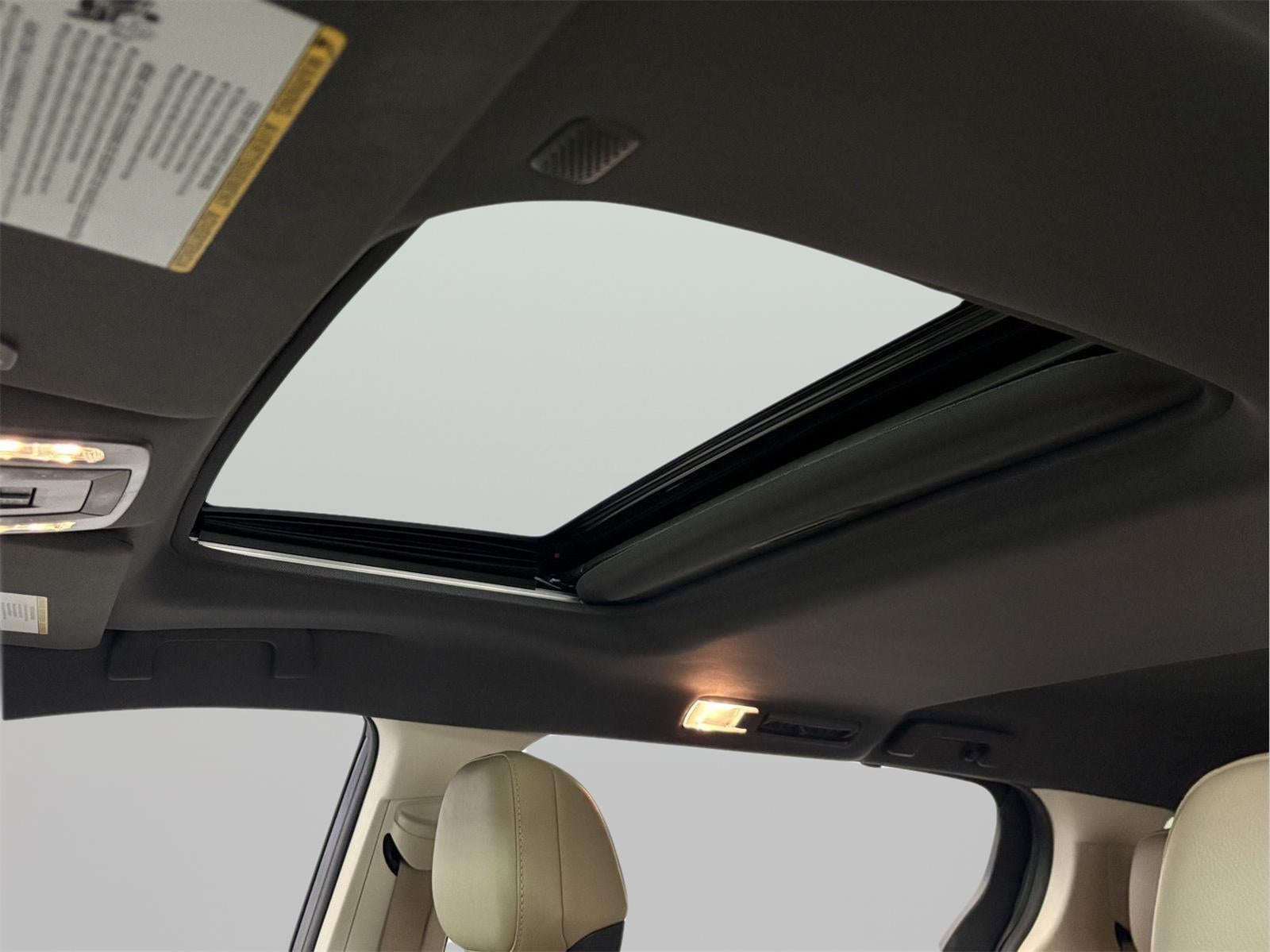 2022 Toyota SIENNA XLE XLE 8-Passenger