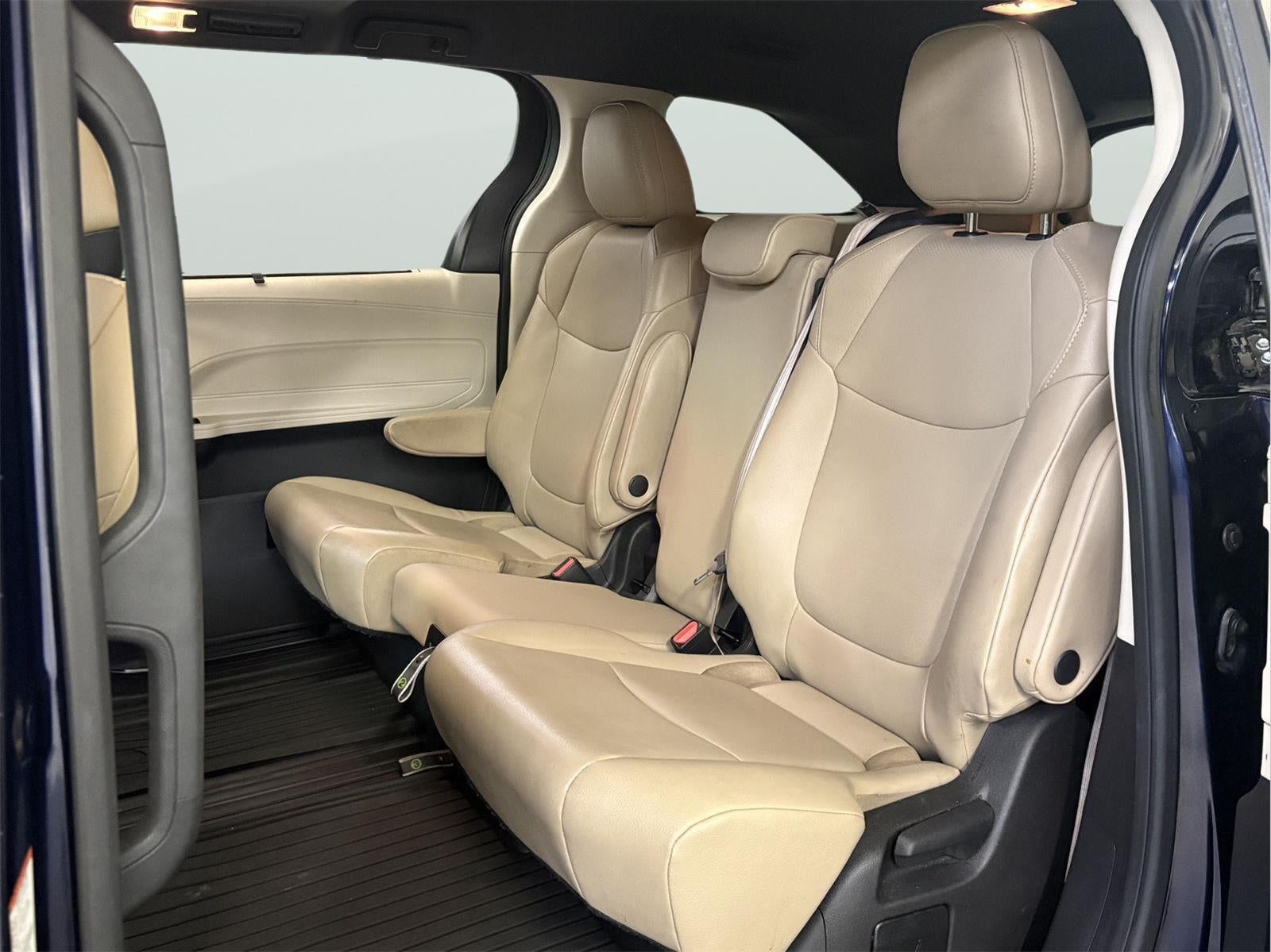 2022 Toyota SIENNA XLE XLE 8-Passenger