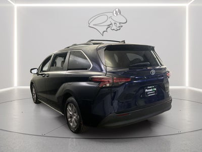 2022 Toyota SIENNA XLE XLE 8-Passenger