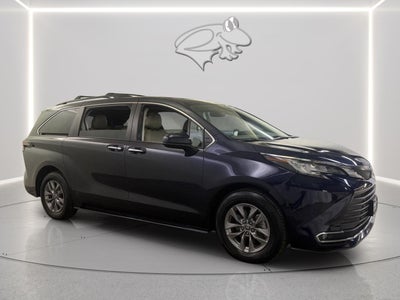 2022 Toyota SIENNA XLE XLE 8-Passenger