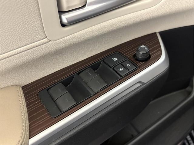 2022 Toyota SIENNA XLE XLE 8-Passenger