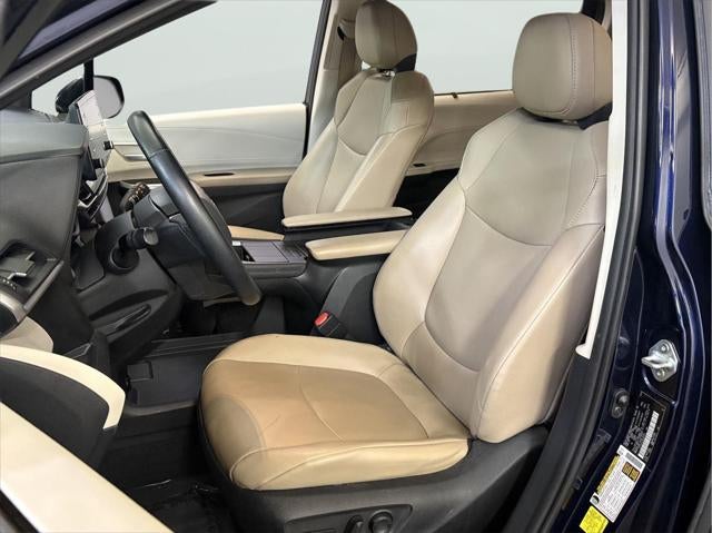 2022 Toyota SIENNA XLE XLE 8-Passenger