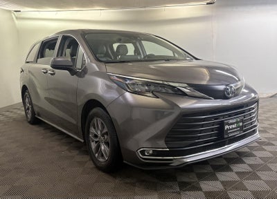 2024 Toyota SIENNA XLE XLE 8-Passenger