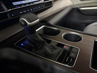 2024 Toyota SIENNA XLE XLE 8-Passenger