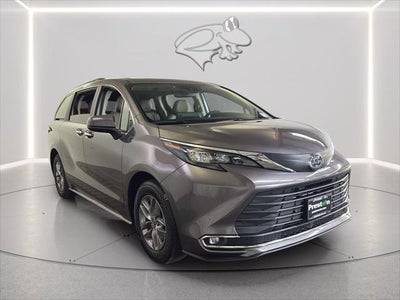 2024 Toyota Sienna XLE