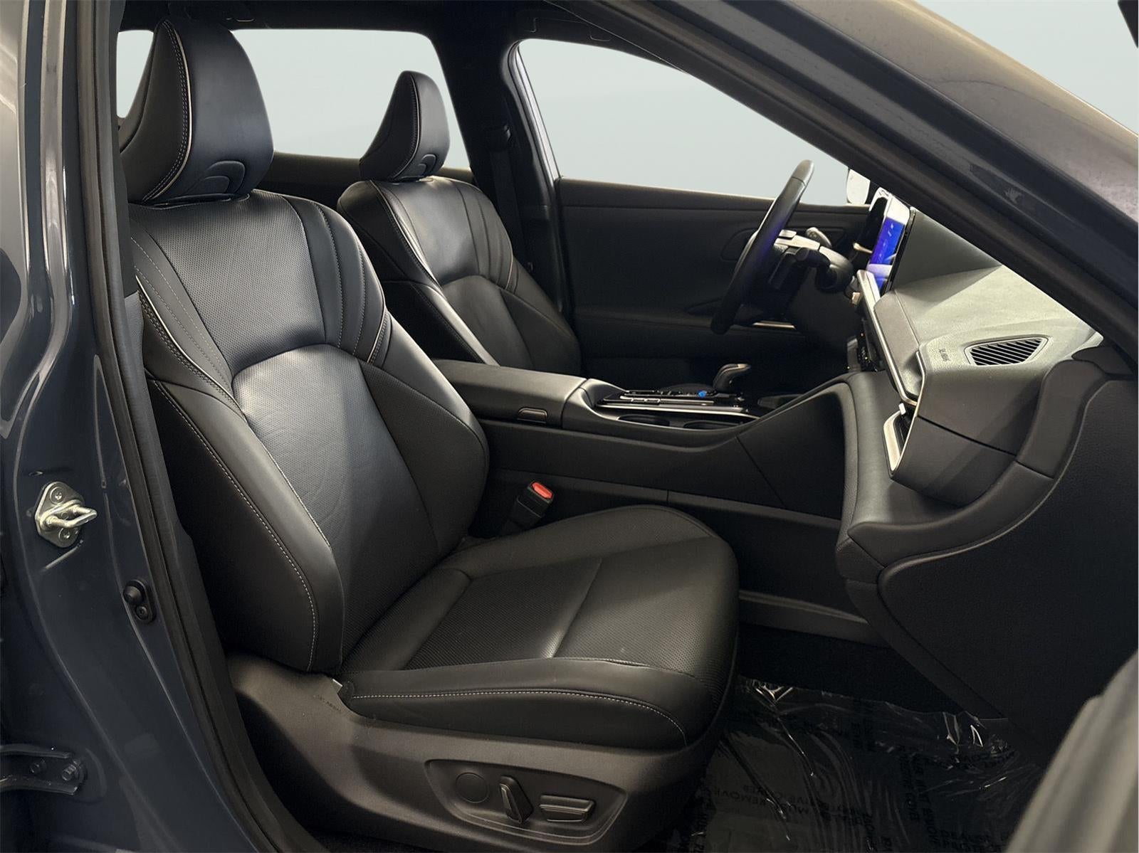 2025 Toyota CROWN SIGNIA XLE