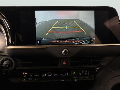 2025 Toyota CROWN SIGNIA XLE