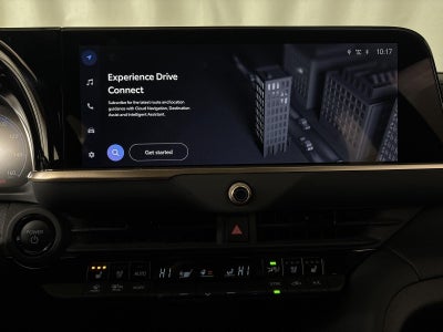 2025 Toyota CROWN SIGNIA XLE