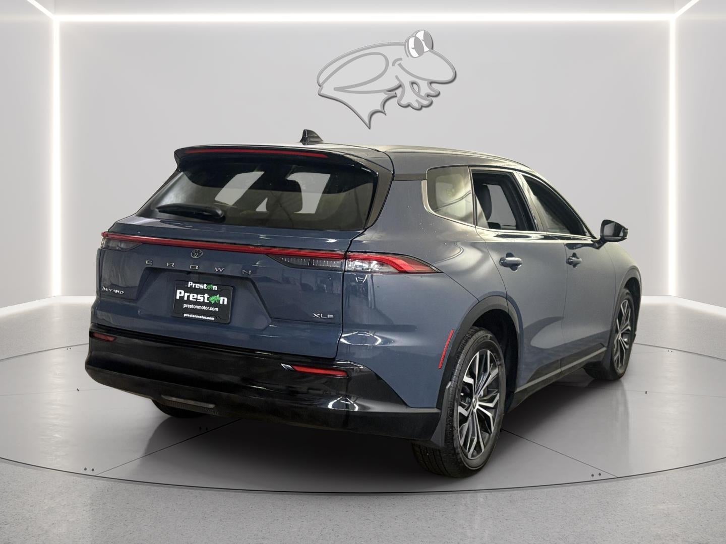 2025 Toyota CROWN SIGNIA XLE