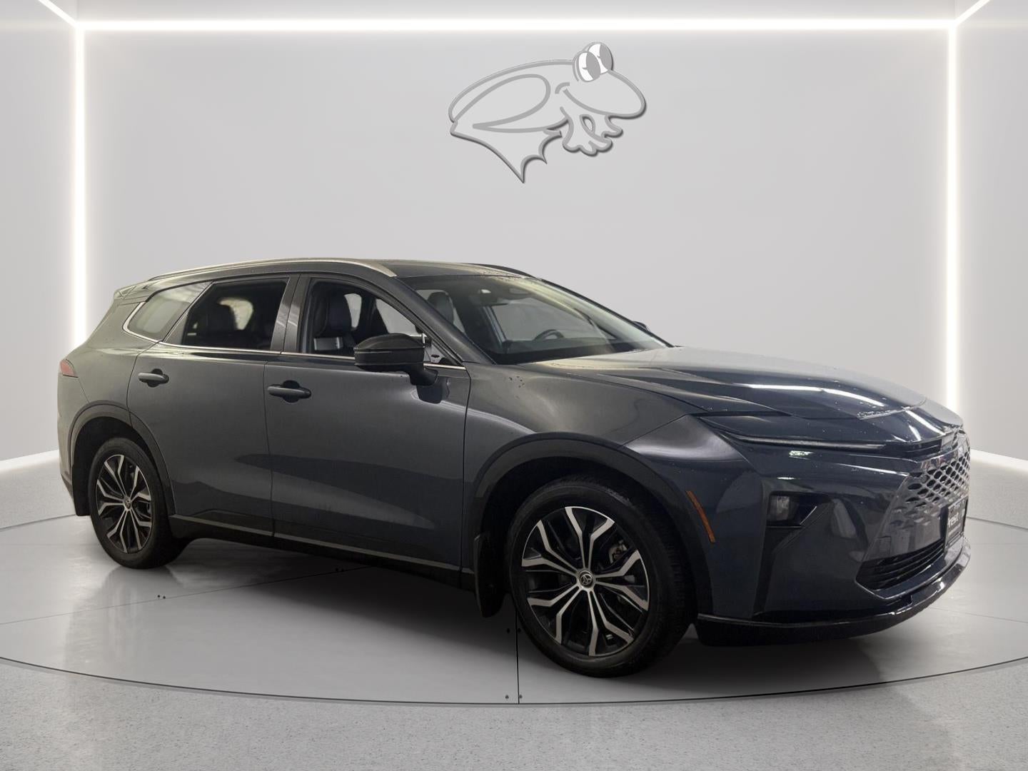 2025 Toyota CROWN SIGNIA XLE