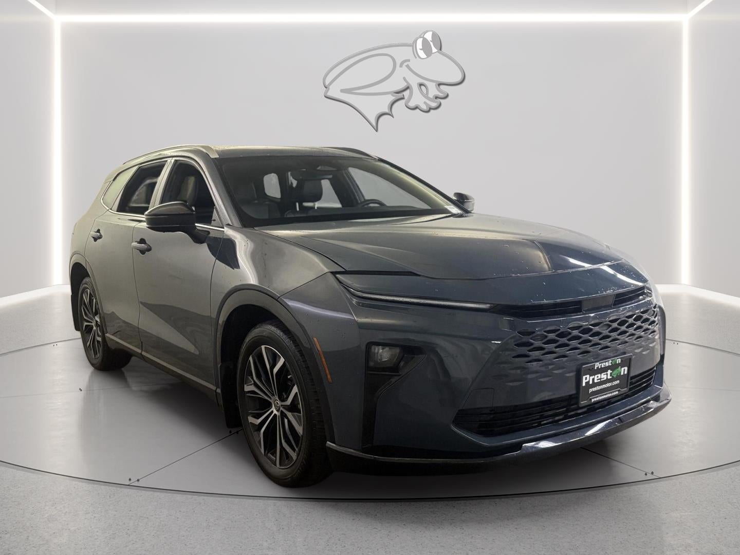 2025 Toyota CROWN SIGNIA XLE