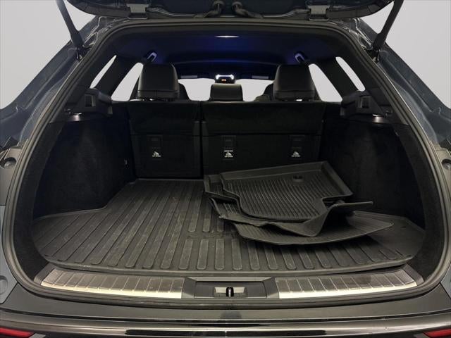 2025 Toyota CROWN SIGNIA XLE