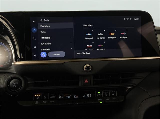 2025 Toyota CROWN SIGNIA XLE