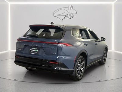 2025 Toyota CROWN SIGNIA XLE