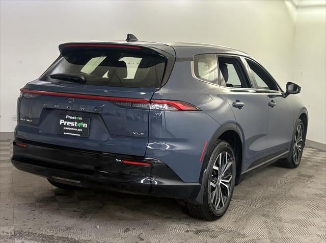 2025 Toyota CROWN SIGNIA XLE