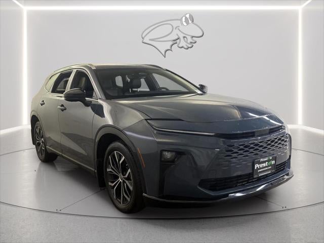 2025 Toyota CROWN SIGNIA XLE